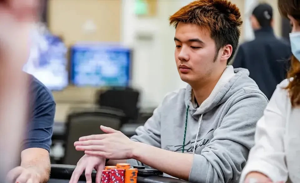 【EV扑克】2025WSOP首位金手链得主诞生！23岁00后小伙斩获20W刀冠军奖励