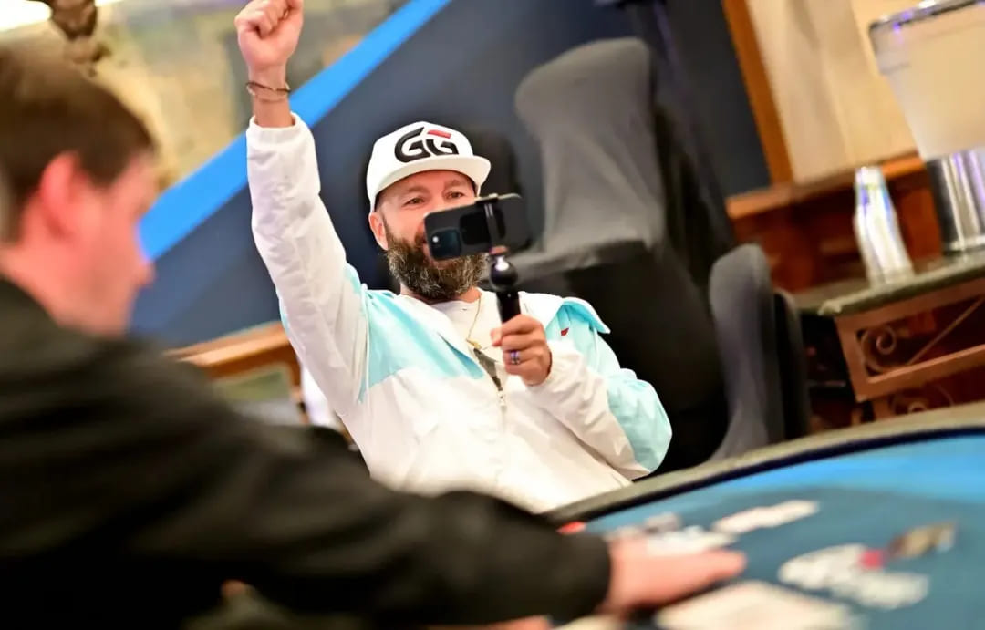 【EV扑克】咋回事？2025WSOP开赛两天，丹牛却惊传“弃赛”？！