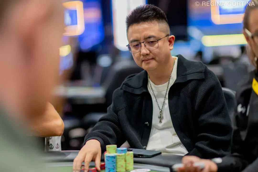 【EV扑克】2025WSOP | 国人Zhang Xinwen赛事34斩获季军，杨崇贤在50K豪客赛进入十强
