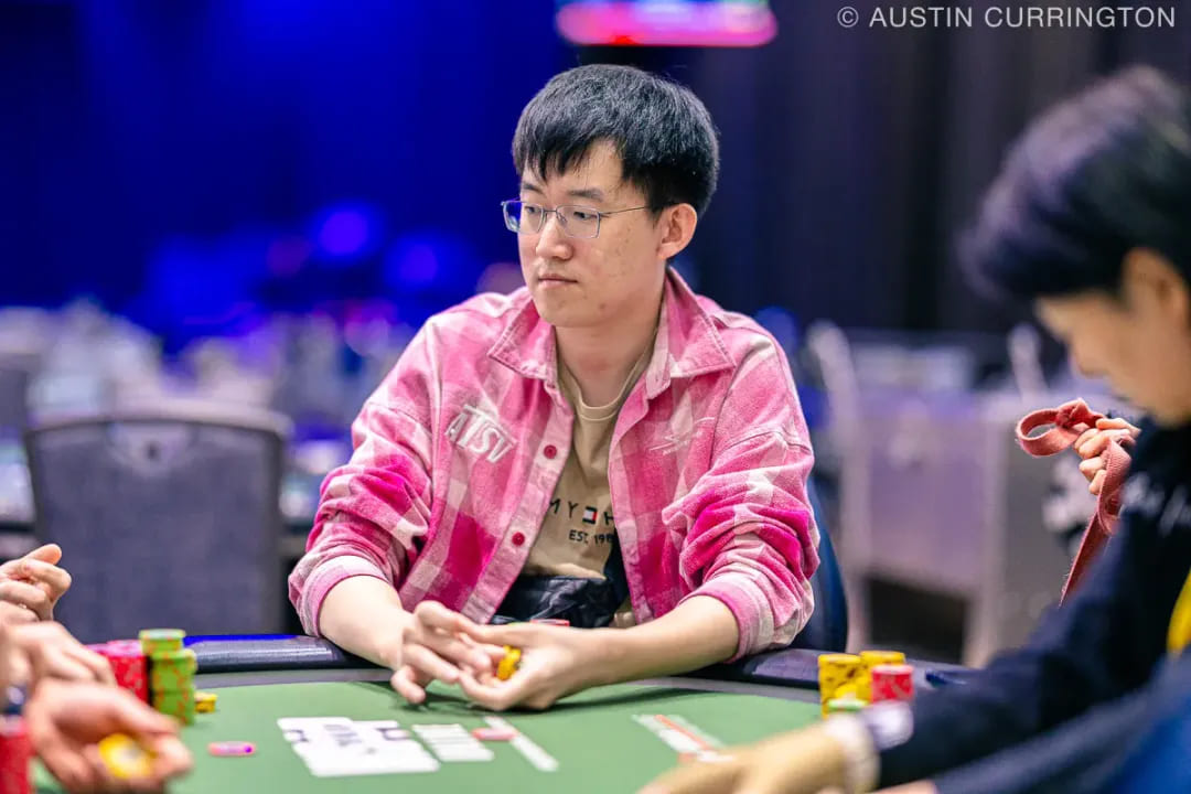 【EV扑克】2025WSOP | 国人陈传书赛事40晋级四强，陈梦祺赛事43进入九人桌
