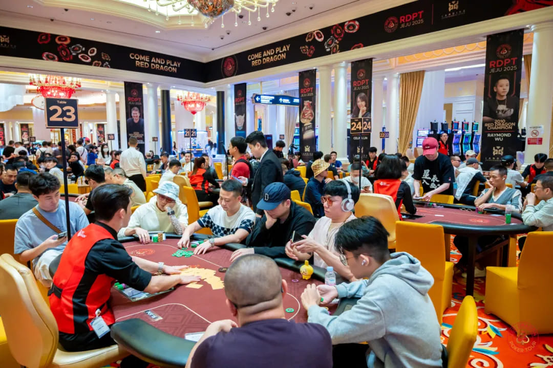 【EV扑克】红龙杯夏日济州站胜负在人！大阪王机动部队逆袭加冕远征俱乐部冠名红龙团队赛冠军书写神话！青龙杯A/B组完赛C/D组接力再战！