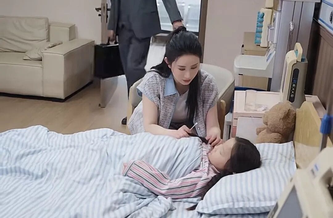 【EV扑克】告别赌神式浮夸，张晨旭携手《女王归来》展现扑克的真实与优雅，抖音红果同步上线
