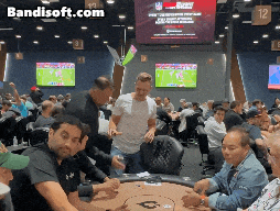 【EV扑克】25万变3,000，深码玩家被迫与最短码互换筹码，WPT混乱赛引争议