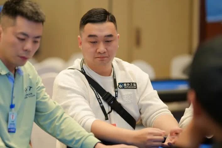 【EV扑克】2025HPT® 南海杯｜主赛B组郁伟健领衔晋级，主赛C组D组（快速）今日开打