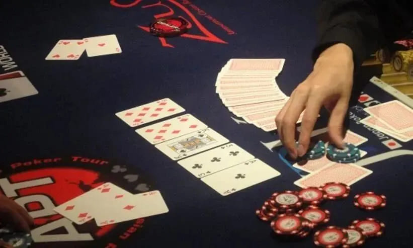 【EV扑克】摊牌暴露的这些有效信息,你都注意到了吗?