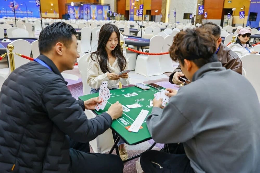 【EV扑克】2026 IPG季中赛选拔赛｜步入高潮！主赛B组307人燃情竞争剩79人晋级！杨晓鹿装袋36.9万计分牌成CL！明日C/D组最后晋级机会！