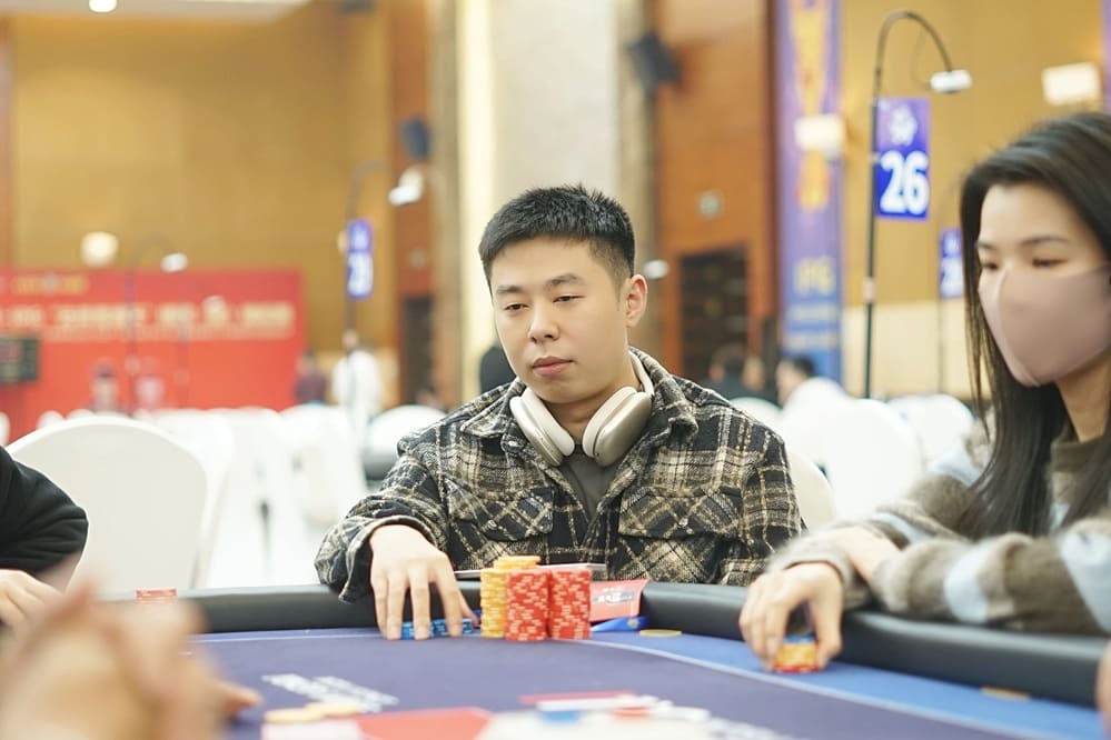 【EV扑克】2026 IPG季中赛选拔赛｜主赛A组270人参赛点燃竞技热火！徐杰超坐拥34.3万计分牌携手70人晋级！李勇夺取DPT霸都杯冠军！