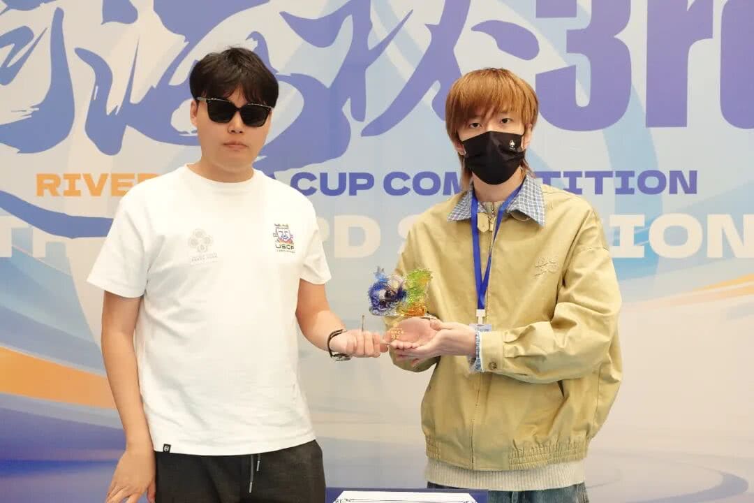 【EV扑克】第三届河海杯终极对决落幕 | 牛宇鑫问鼎主赛,「东营初九」斩获大师赛冠军