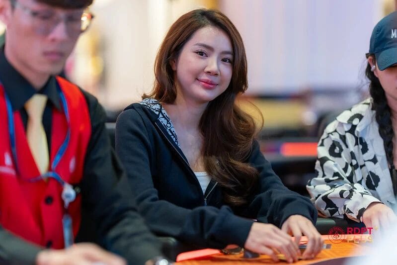 【EV扑克】2026 红龙杯PLUS｜小组赛圆满收官，303人晋级，903人次共创参赛热潮！