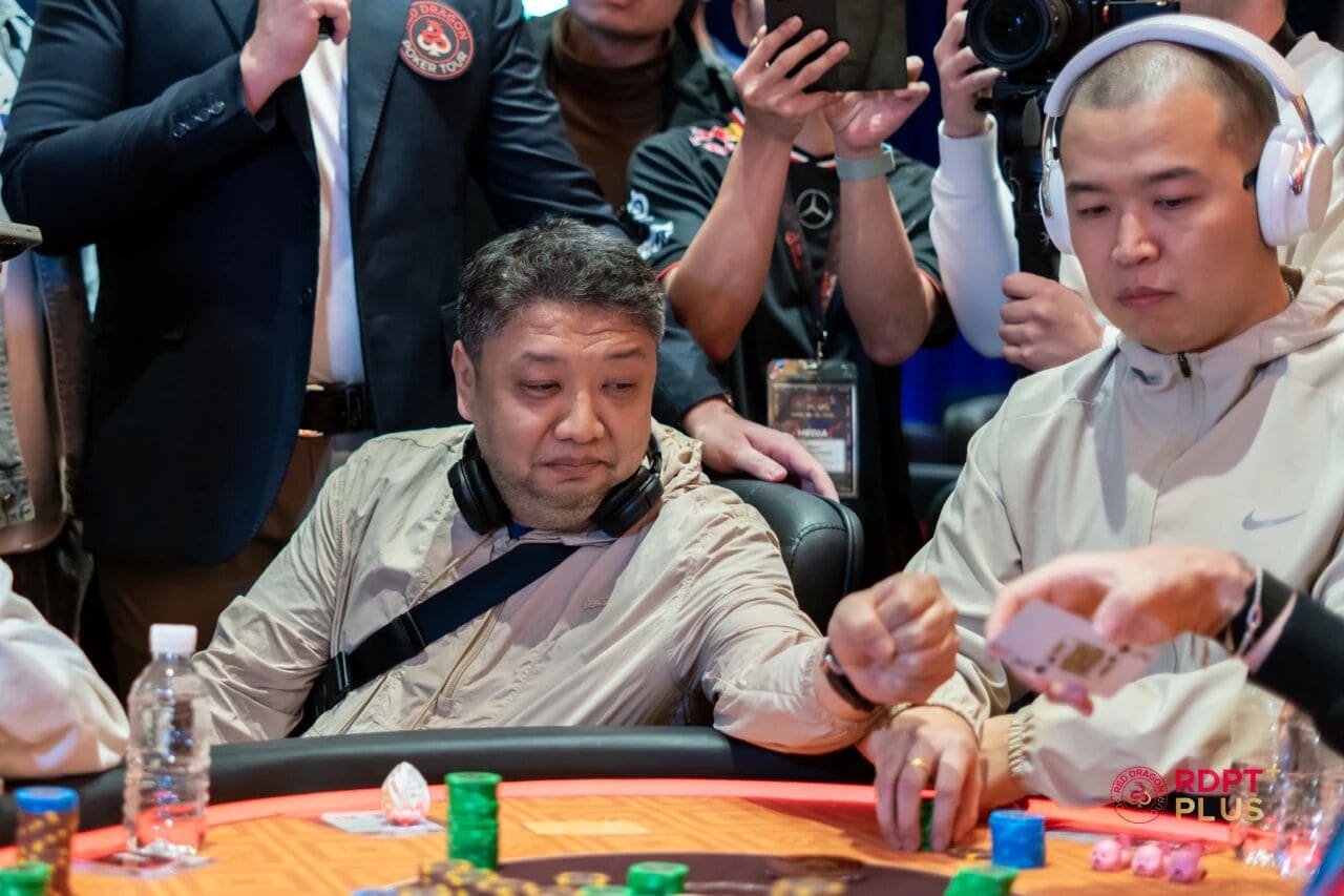 【EV扑克】2026红龙杯PLUS｜主赛931人次共铸浓墨重彩！俄罗斯Chzhen Evgenii成140人奖励圈泡沫，储宁坐拥259万领衔85人明日再战！下一届定档7月盛夏