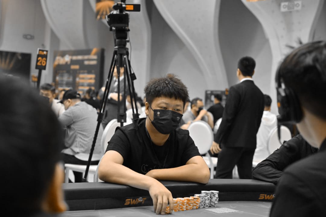 【EV扑克】SWPT·广安站 | 从“抚仙湖杯”到SWPT,西南扑克标杆赛事华丽升级,首日战火点燃!马鹏龙斩获回馈赛冠军