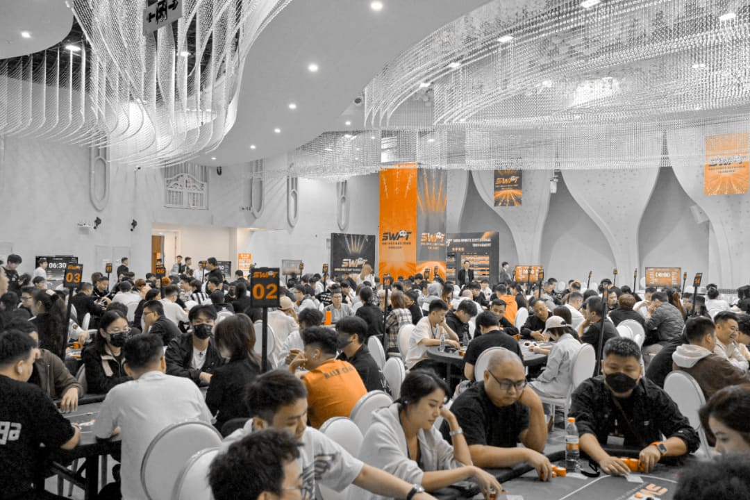 【EV扑克】SWPT·广安站 | 从“抚仙湖杯”到SWPT,西南扑克标杆赛事华丽升级,首日战火点燃!马鹏龙斩获回馈赛冠军