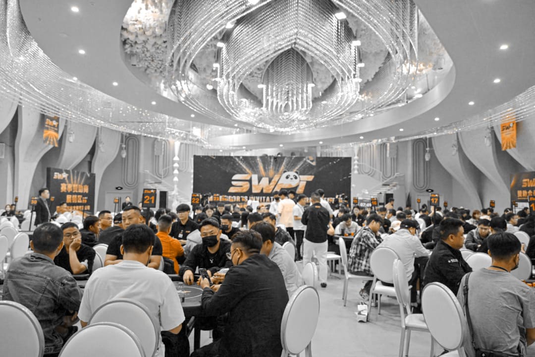 【EV扑克】SWPT·广安站 | 从“抚仙湖杯”到SWPT，西南扑克标杆赛事华丽升级，首日战火点燃！马鹏龙斩获回馈赛冠军